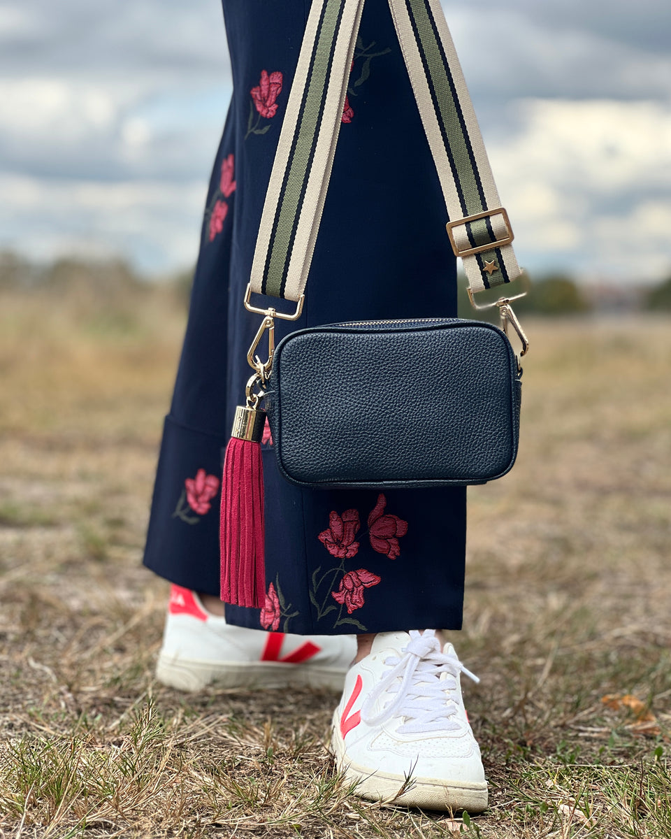 Large Black Leather bag with zip and removable Cross Body Strap