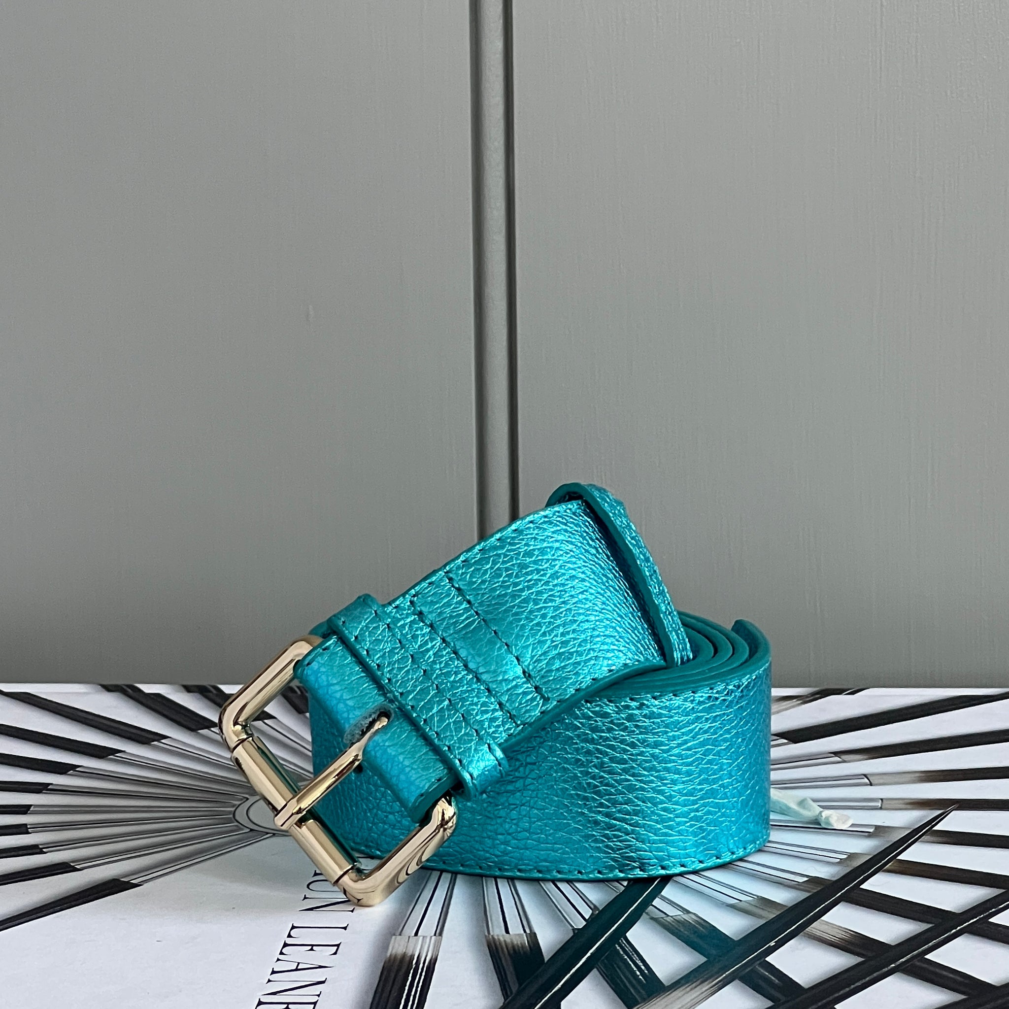ベルト EeRA Foil leather belt Light Blue BELA13 Era Foil leather belt - Light Blue - Women | BELA13TURQUOISE